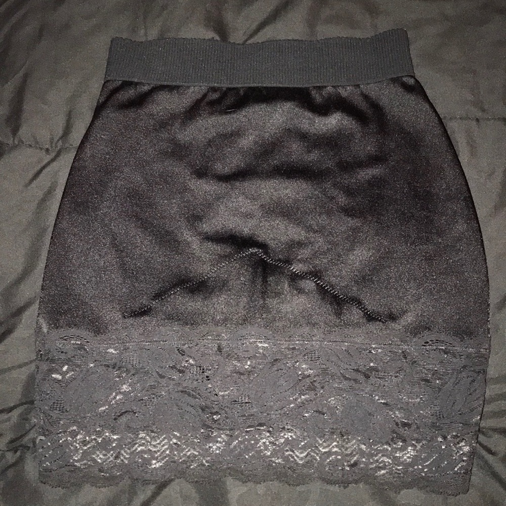 Vanity Fair skirt slip black size M